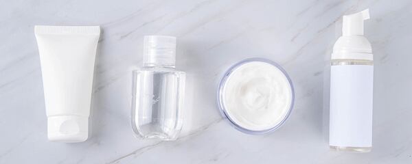 Skinimalismo: Cura della pelle semplice ed efficace nel 2025